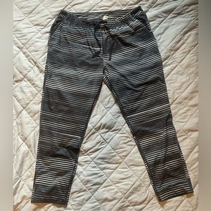 Lululemon Crop Pants Size 10 with pockets Black Grey stripes